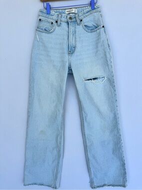 Abercrombie & Fitch Light Blue High-Rise Relaxed Jeans